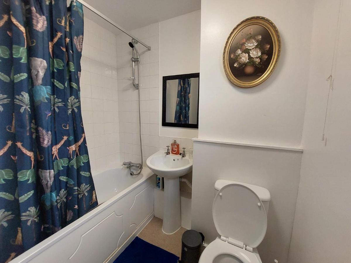 Lovely 2-Bed House In The Heart Of Woodhouse Leeds 리즈 외부 사진