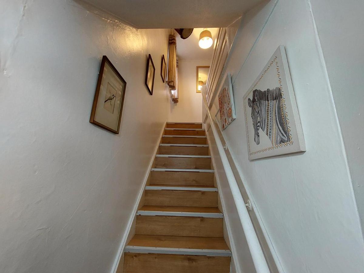 Lovely 2-Bed House In The Heart Of Woodhouse Leeds 리즈 외부 사진