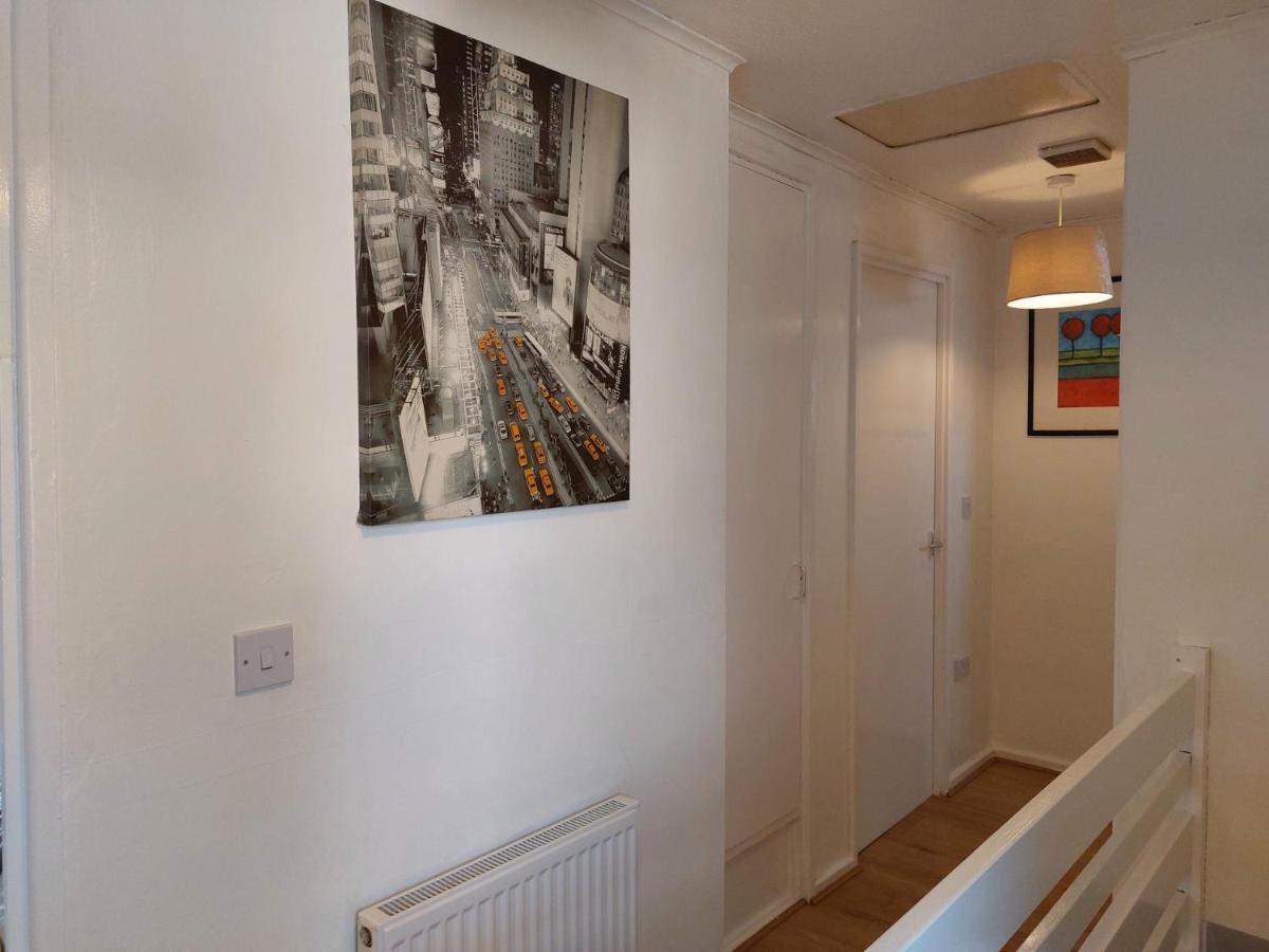 Lovely 2-Bed House In The Heart Of Woodhouse Leeds 리즈 외부 사진
