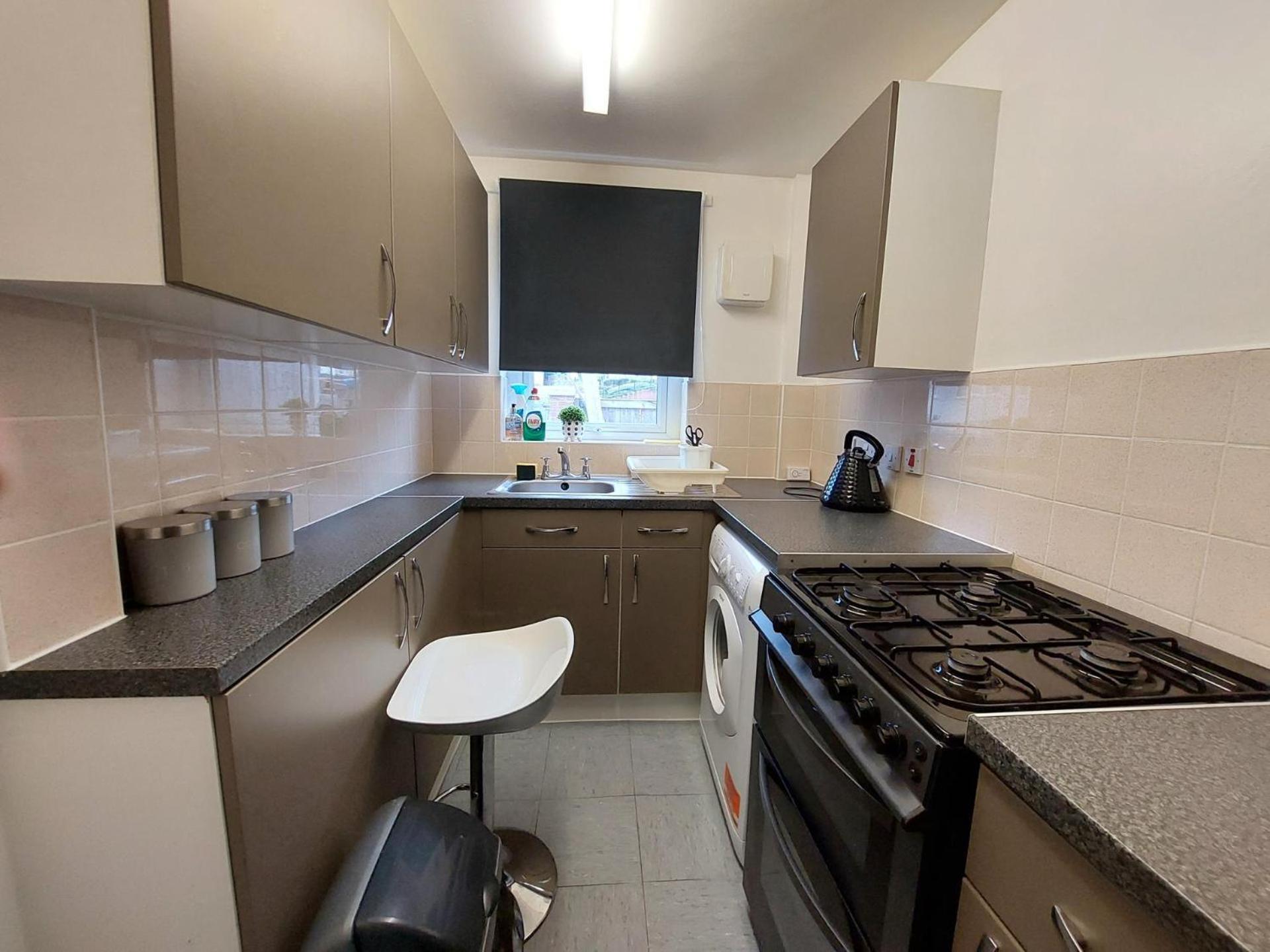 Lovely 2-Bed House In The Heart Of Woodhouse Leeds 리즈 외부 사진