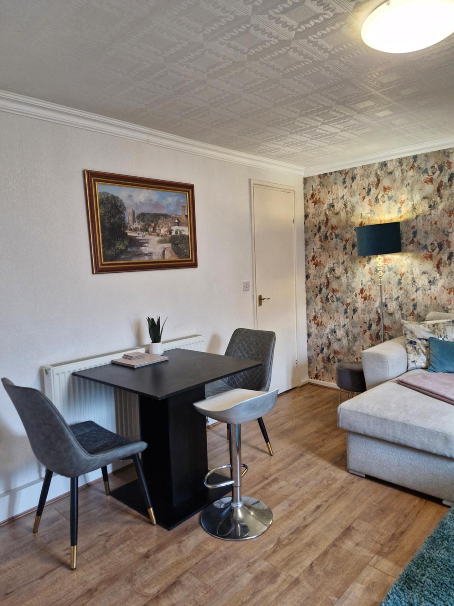 Lovely 2-Bed House In The Heart Of Woodhouse Leeds 리즈 외부 사진