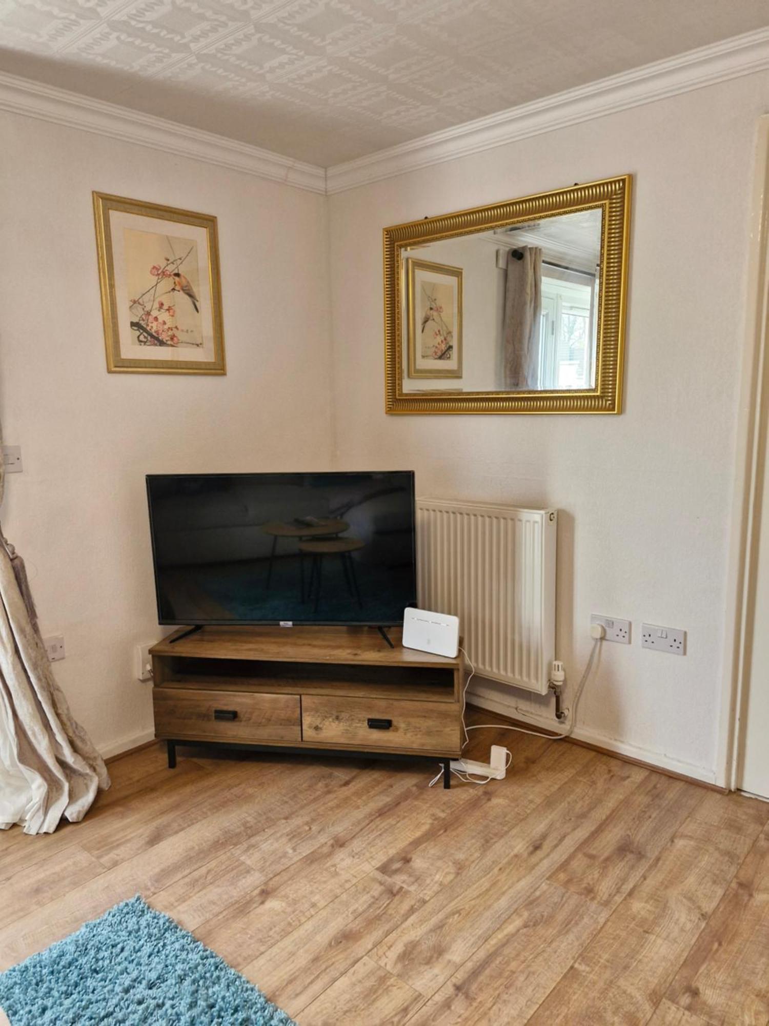 Lovely 2-Bed House In The Heart Of Woodhouse Leeds 리즈 외부 사진